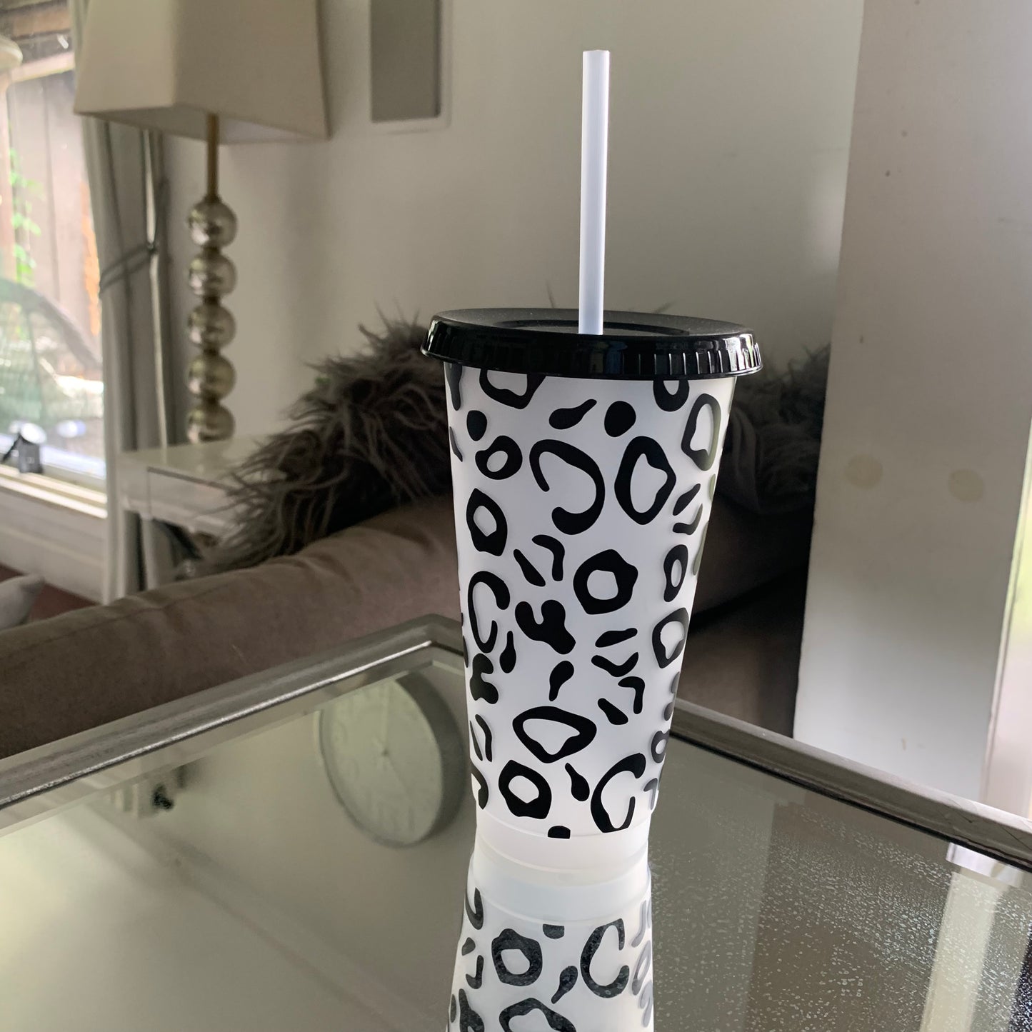 Leopard 24 oz. Venti Cold Cup Daisie