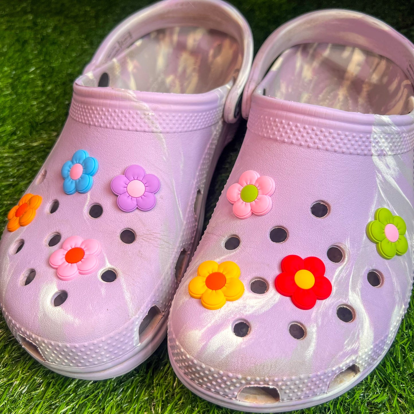 Bright Daisy Flower Shoe Charm Set (8 pieces) Daisie Boutique