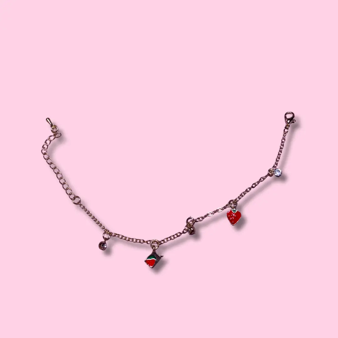 Strawberri Bracelet Daisie