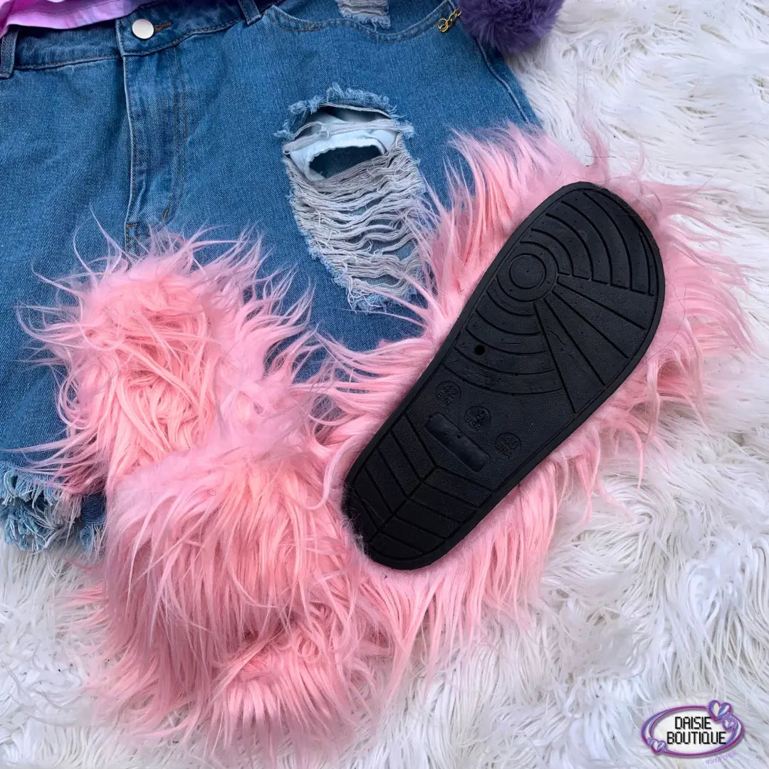 How to Style Baddie Slides in 2026 — Outfits, Inspo & Where to Shop