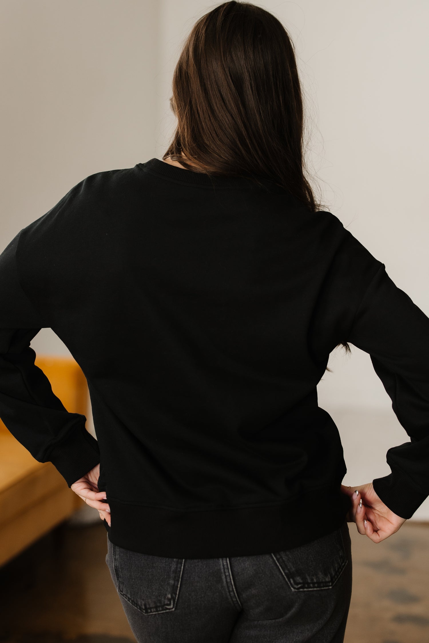 Chenille Game Day Graphic Sweatshirt - Black Dear-Lover Dropshipping