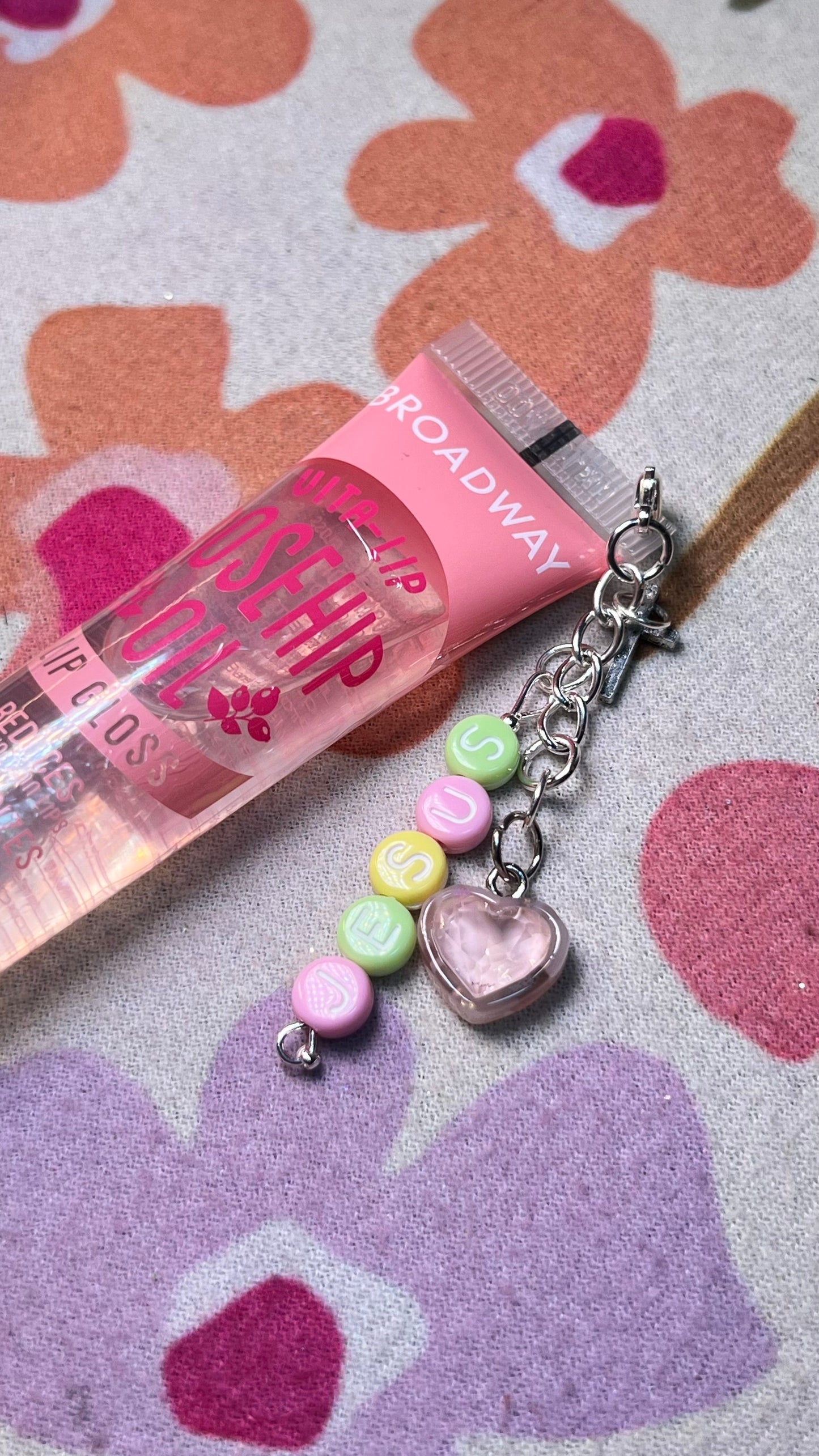 Cutie Lipgloss and Charm Chain – Detachable & Reusable Lip Gloss Holder with Mini Clasp (gloss included) Daisie Boutique