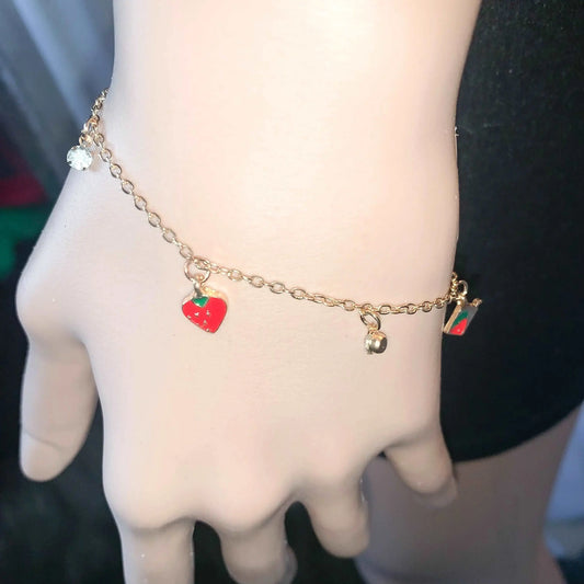 Strawberri Bracelet Daisie