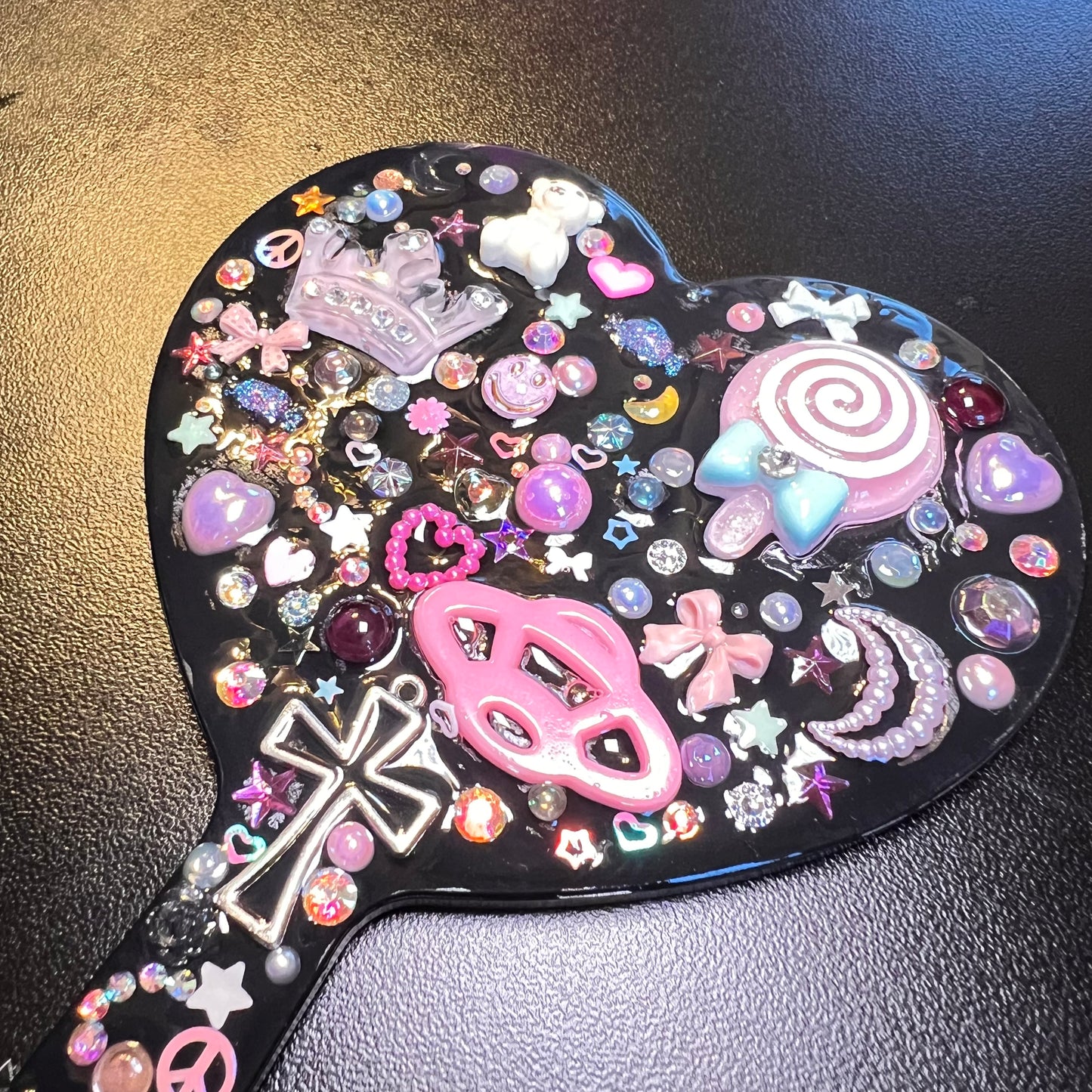 Junk Charm Mirror - Heart Shaped Handheld Beauty Mirror Daisie Boutique