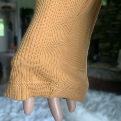 Ribbed Crop Long Sleeve in Honey Daisie Boutique
