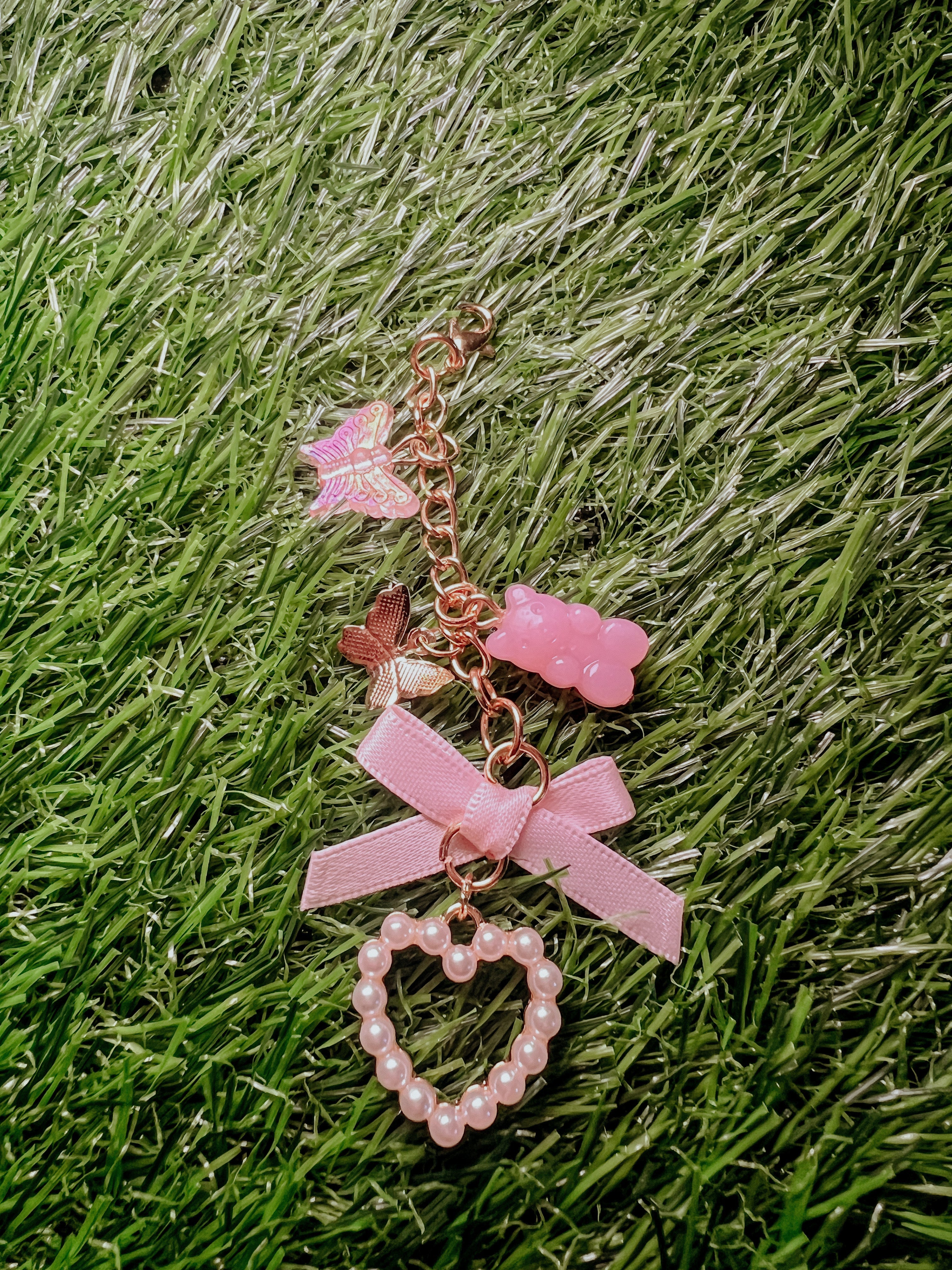 Cutie Lipgloss Charm Chain – Detachable & Reusable Lip Gloss Holder with Mini Clasp (gloss not included) Daisie Boutique