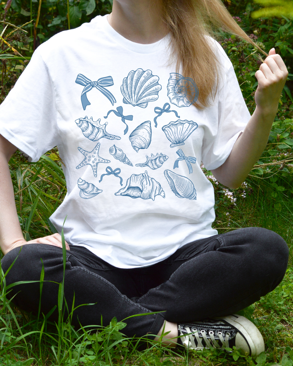 She Sells Seashells T-Shirt Daisie