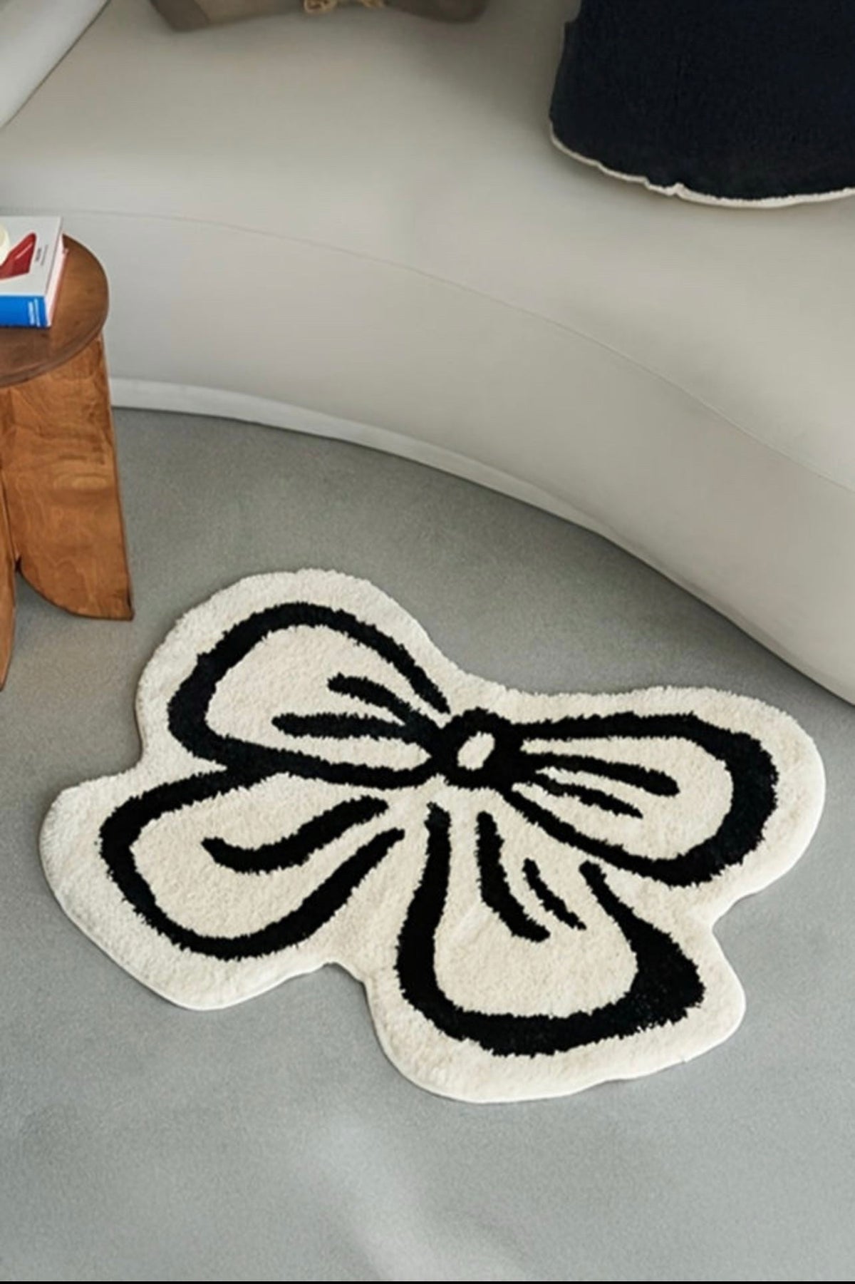 Coquette Bow Accent Rug Daisie