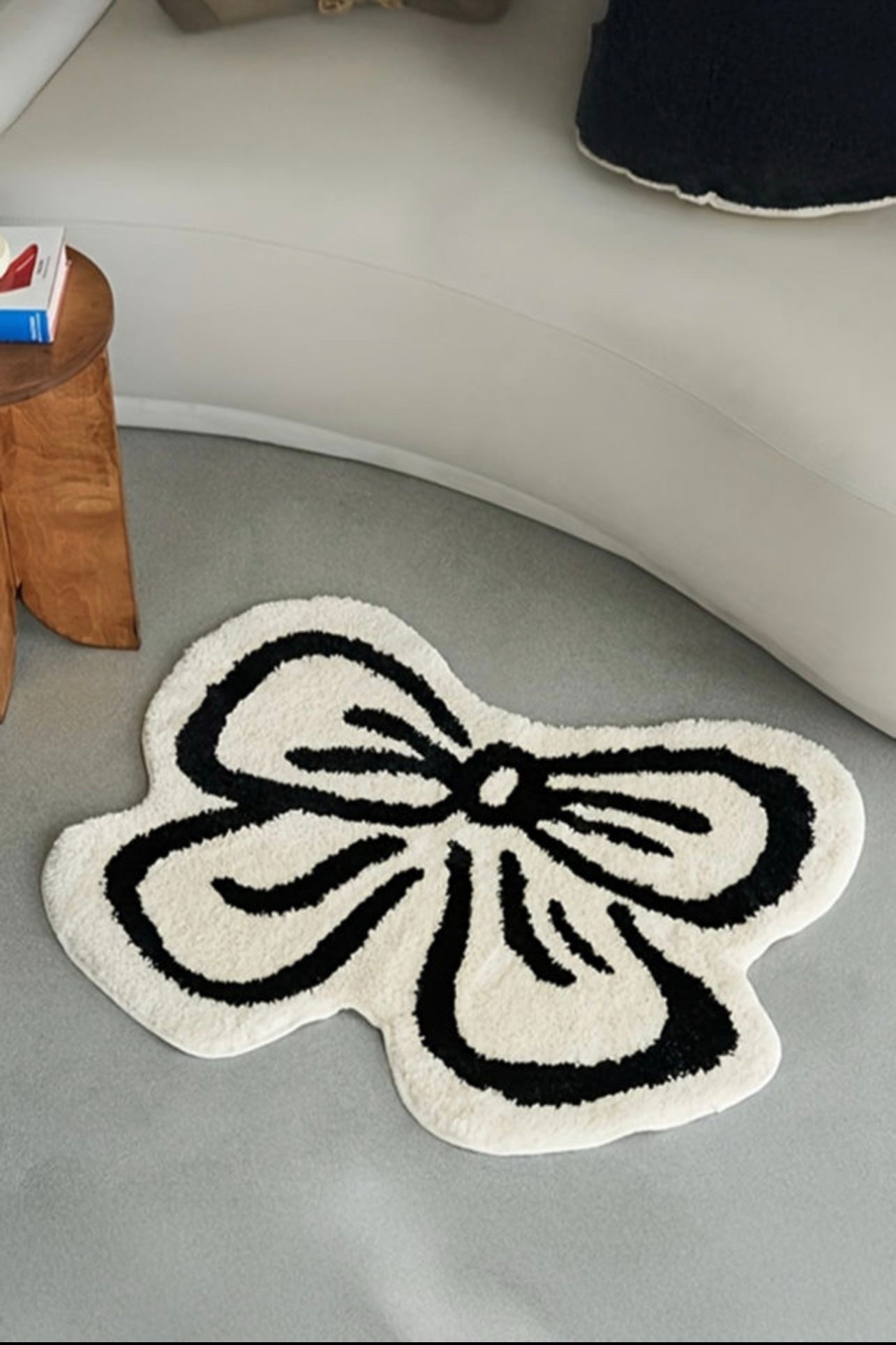 Coquette Bow Accent Rug Daisie