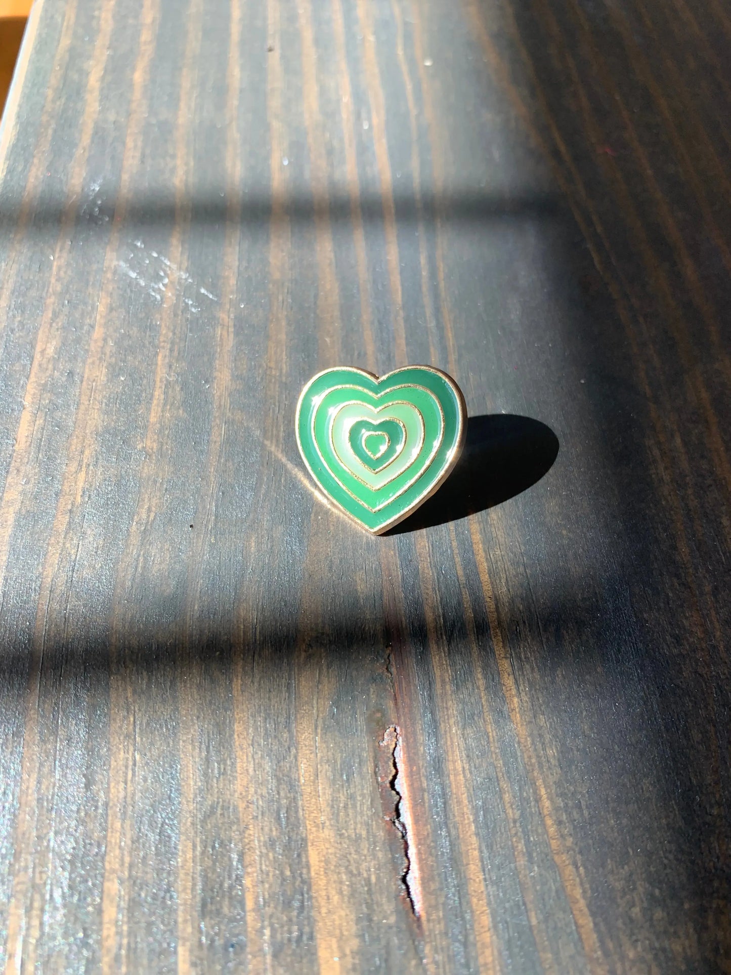 Rainbow Gradient Heart Pin - Green Daisie Boutique