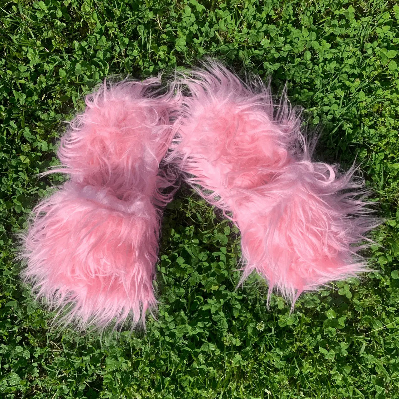 Fuzzie Slides - Baby Pink Daisie Boutique