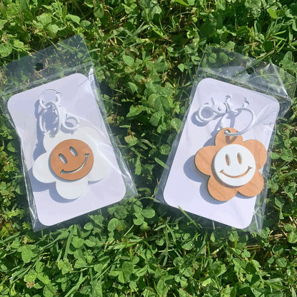 Smiley Daisie Keychain Daisie Boutique