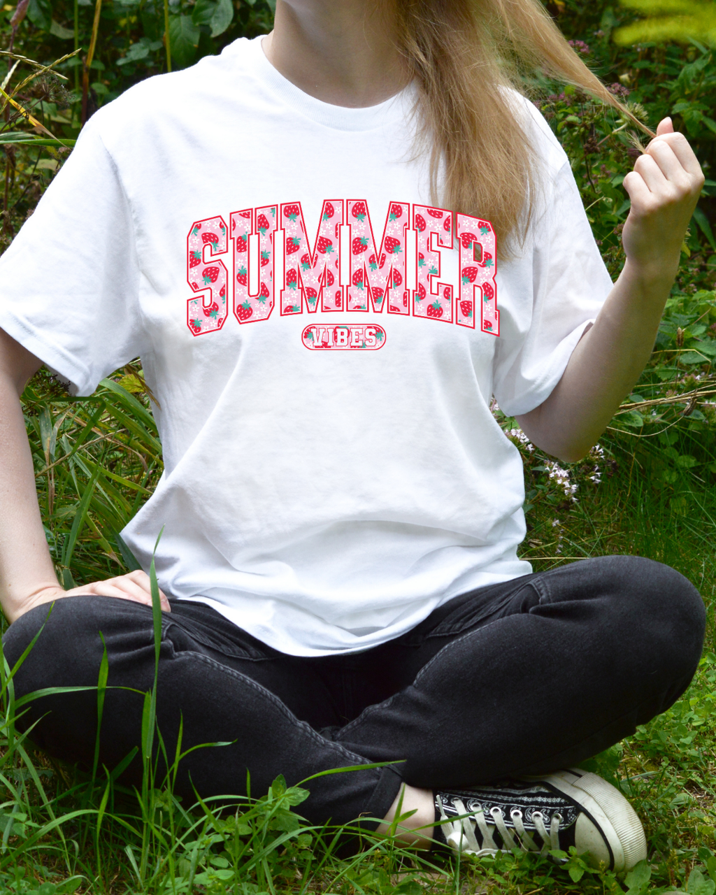 Strawberry Summer Vibes T-Shirt Daisie