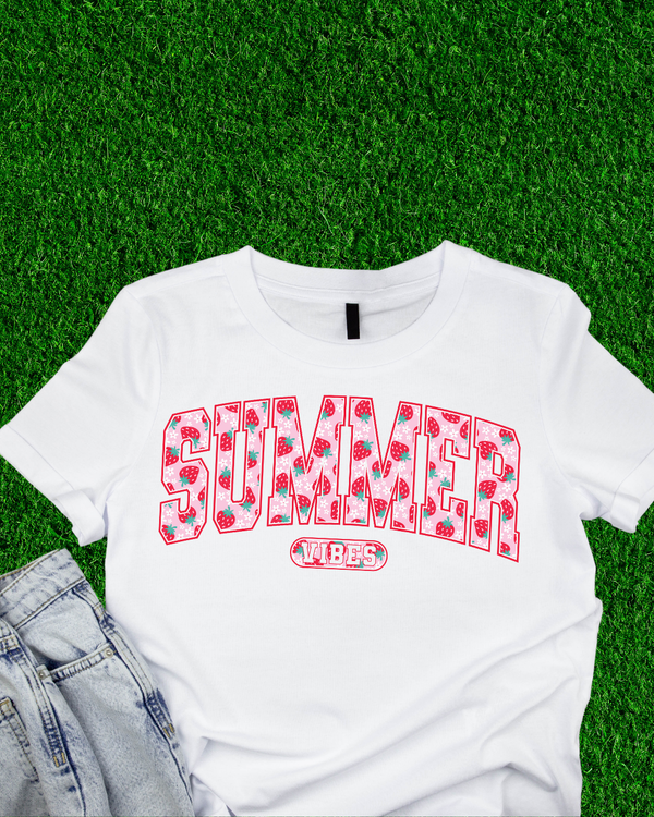 Strawberry Summer Vibes T-Shirt Daisie