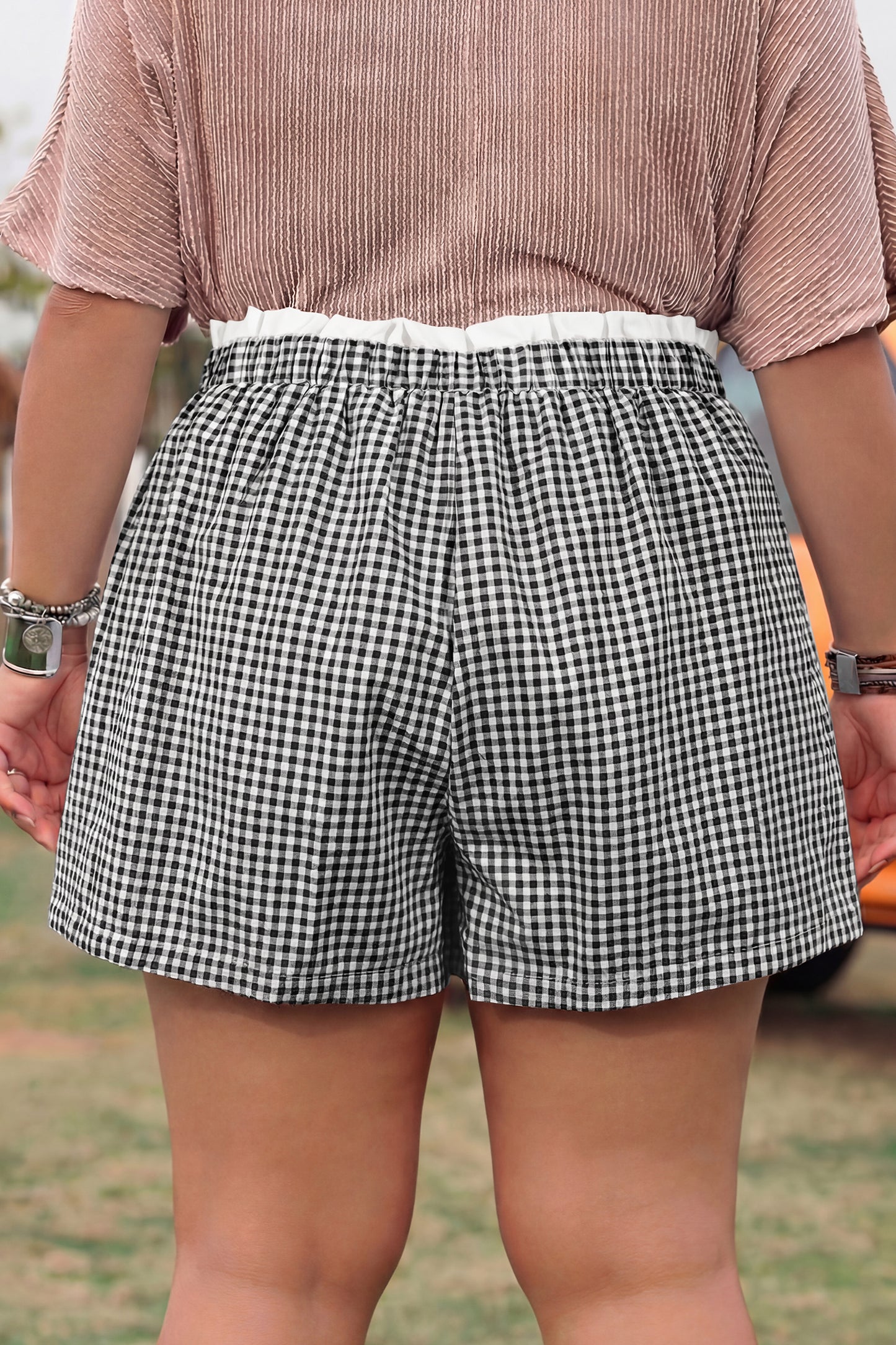 Plus Size Contrast Trim Plaid Print Shorts